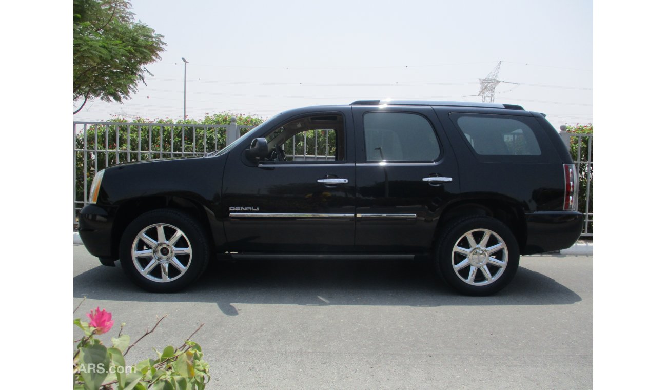 GMC Yukon GMC YUKEN DENALI 2011 GULF SPACE ,FULL SERVICES HISTORY ,ACCIDENT FREE VERY CLEAN CAR