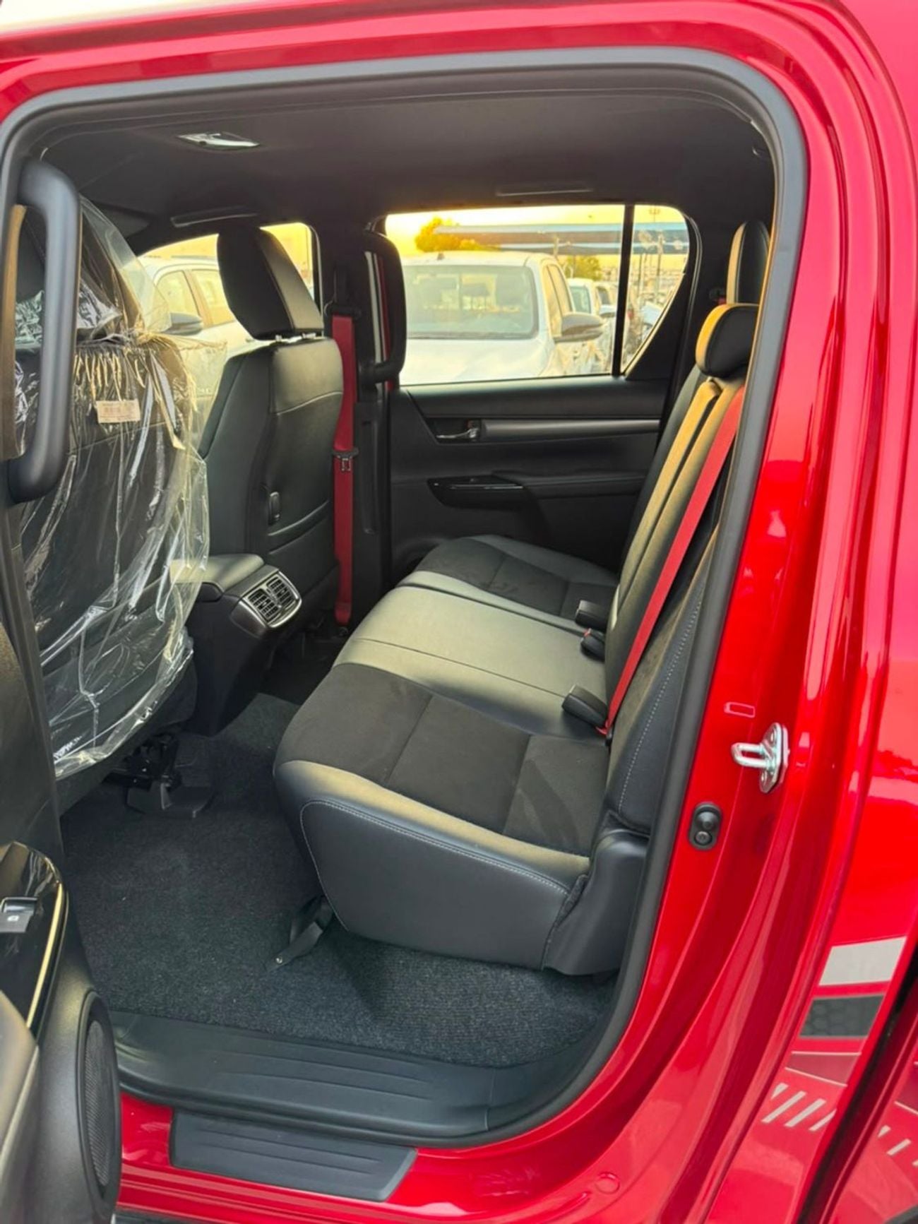تويوتا هيلوكس GR SPORT || 2.8L DIESEL V4 4WD | DRIVER PWR SEAT WITH LEATHER | 360*CAMERA | TRIP TRONIC (CODE # HDG