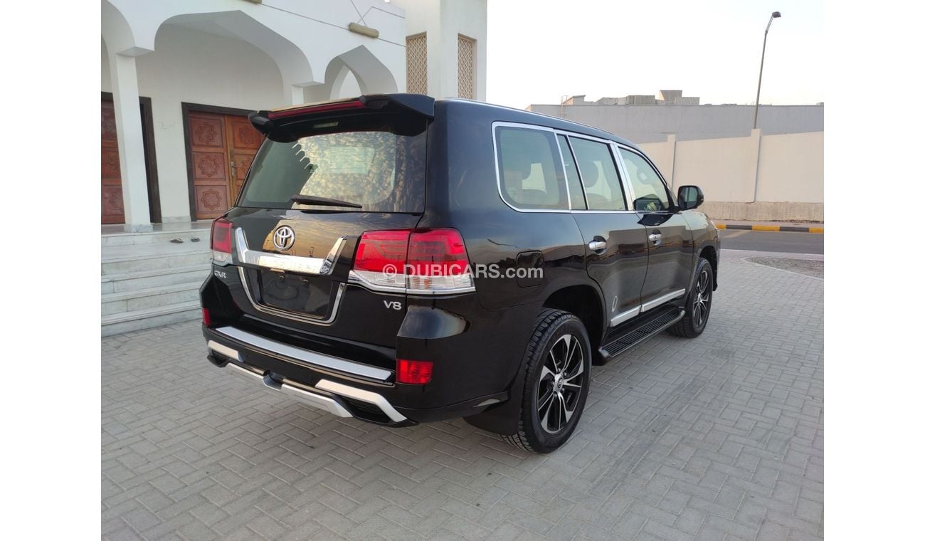 تويوتا لاند كروزر لاندكروزر 2008 خليجي محول 2021