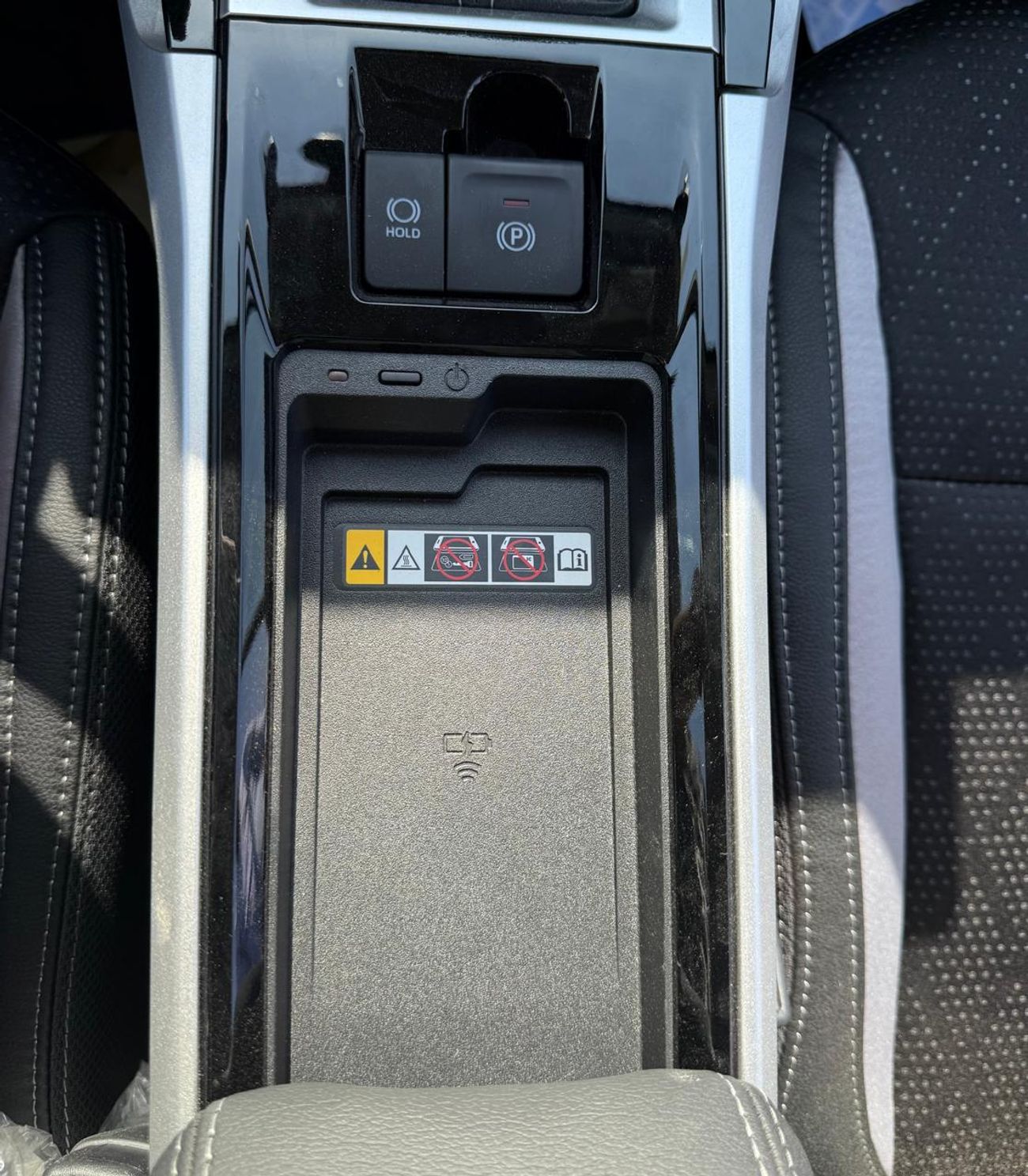 تويوتا فيلوز VELOZ - V Full Option 1.5L 4 Cylinders - 7 Seats 2025 Model