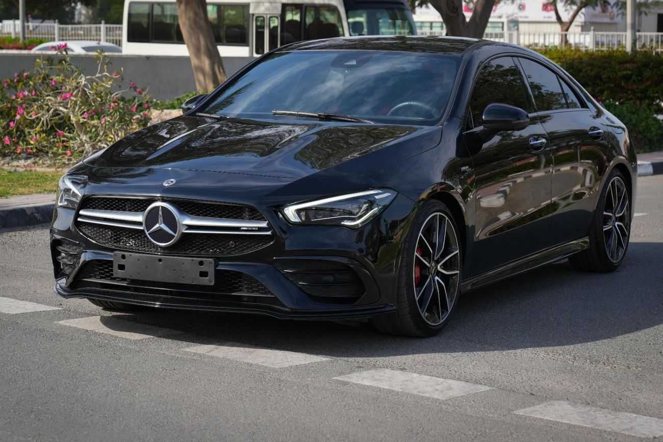 مرسيدس بنز CLA 35 AMG 4MATIC 2021!! GCC SPECS!! LOW MILEAGE!! FULL SERVICE HISTORY FROM THE DEALER