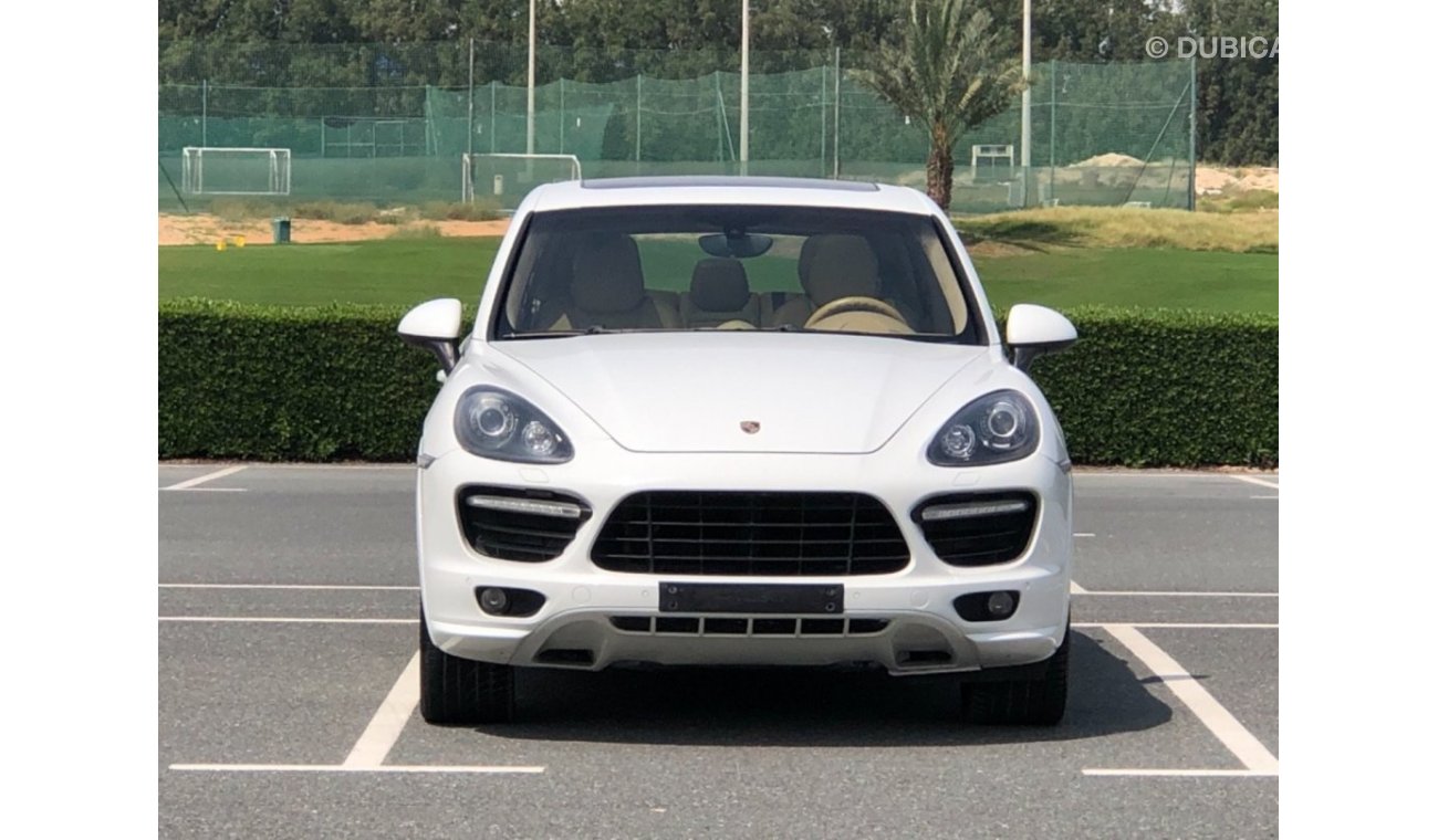 Porsche Cayenne GTS MODEL 2013 GCC CAR PERFECT CONDITION INSIDE AND OUTSIDE