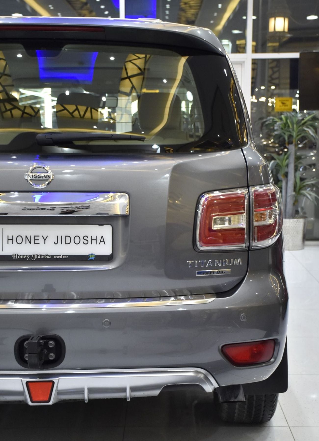 Nissan Patrol LE TITANIUM EXCELLENT DEAL for our Nissan Patrol Titanium V8 ( 2018 Model ) in Grey Color GCC Specs