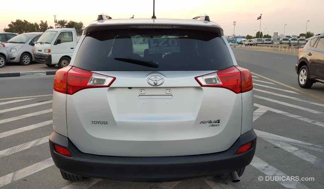 Toyota RAV4 2014 Silver color NEAT AND CLEAN CAR, READY TO DRIVE