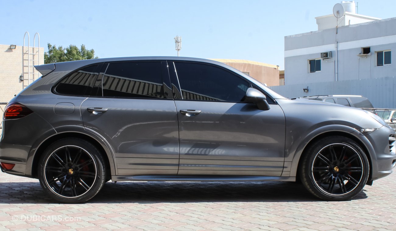 Porsche Cayenne GTS