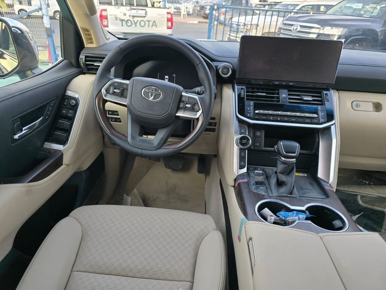 Toyota Land Cruiser TOYOTA LAND CRUISER VXR+ OMANI SPECS 2026 MODEL