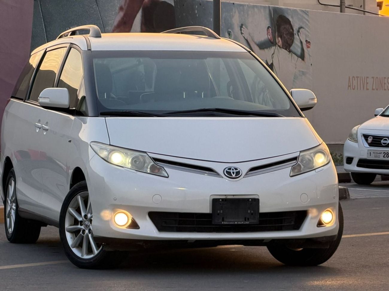 Toyota Previa No.1, 7 seats,Gcc