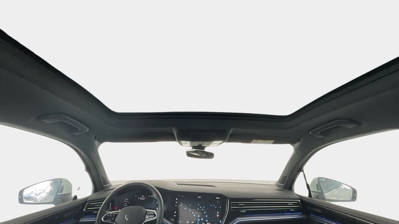 Volkswagen Touareg R-Line 3.0L 4WD R-Line | Guaranteed Warranty | 0 Down Payment