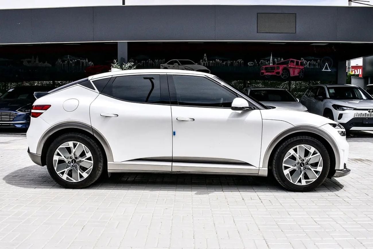 جينيسس GV60 Electric | Korean Specs | Clean Title | 26K KM | White | جينسس كهرباء وا