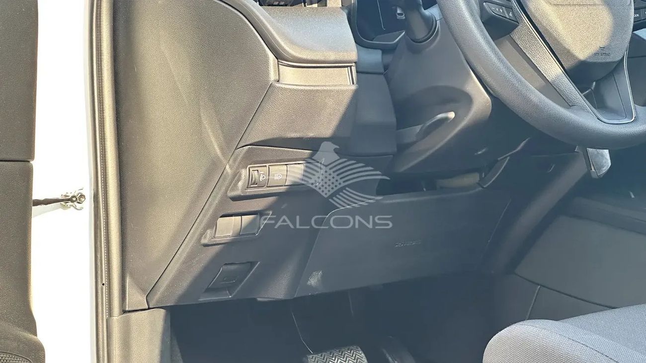 تويوتا كورولا كروس 2.0L Gasoline Pioneer AT