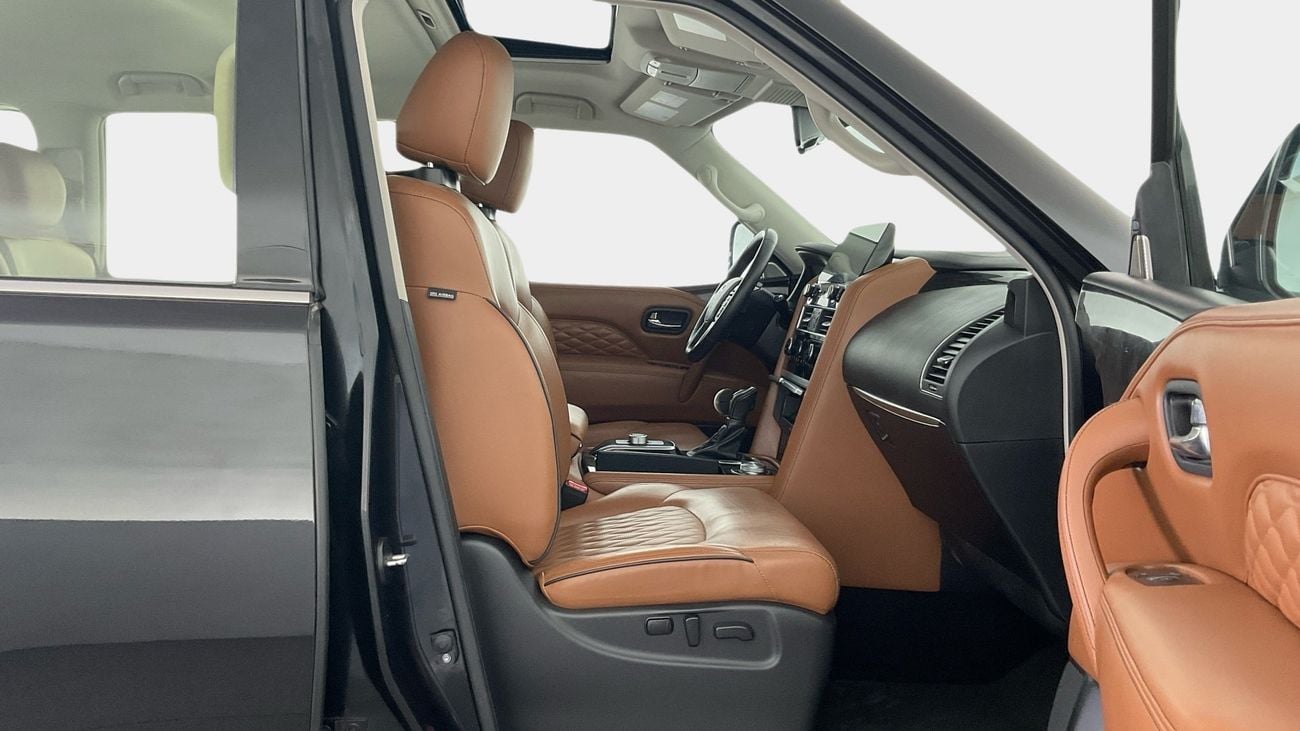 Infiniti QX80 5.6 SENSORY PRO AT 4WD 8 SEATS BLACK EDT | Guaranteed Warranty | 0 Down Payment
