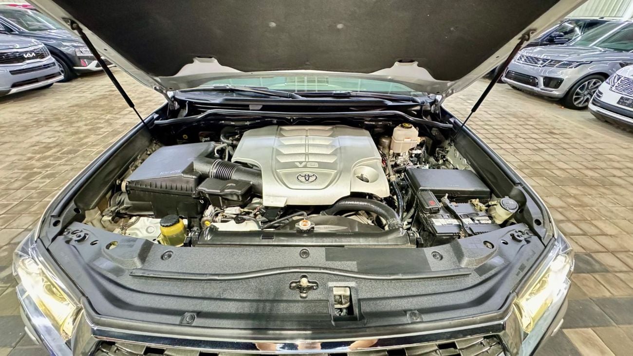 Toyota Land Cruiser GXR 4.0L GXR 5.7L warranty one year bank financie available