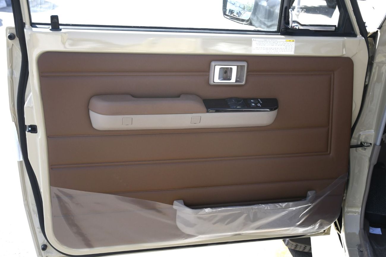 Toyota Land Cruiser Pick Up 79 series 4.0L Automatic with Diff lock