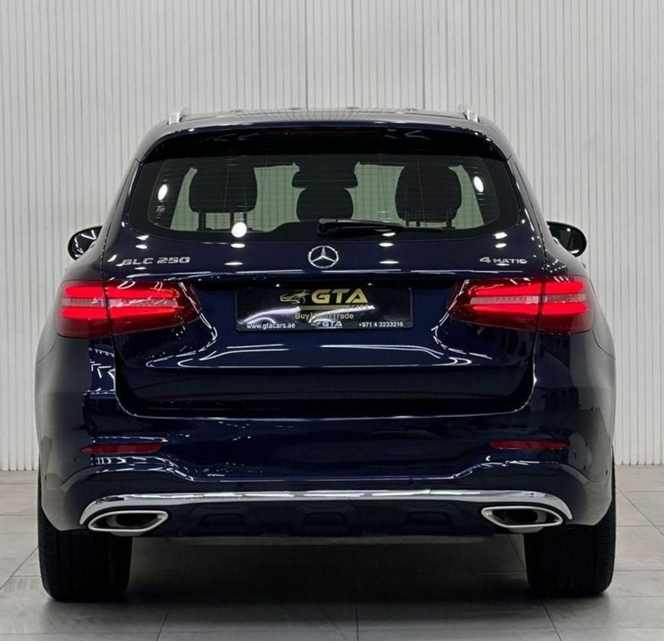 Mercedes-Benz GLC 250 4MATIC 2.0L 2017 Mercedes Benz GLC250 AMG 4MATIC, Full Mercedes Service History, Full Options, GCC