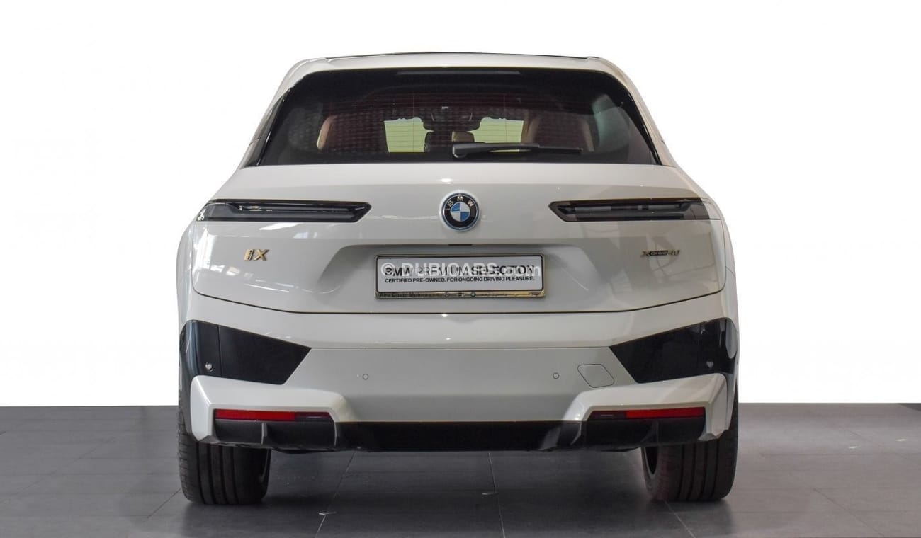 بي أم دبليو iX XDrive 40 i