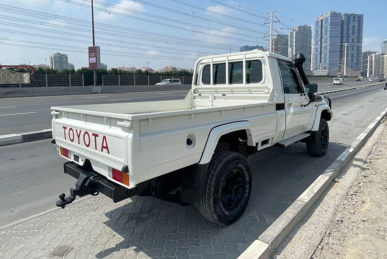 تويوتا لاند كروزر بيك آب RIGHT HAND VEHICLE ONLY FOR EXPORT 4.5 LITER