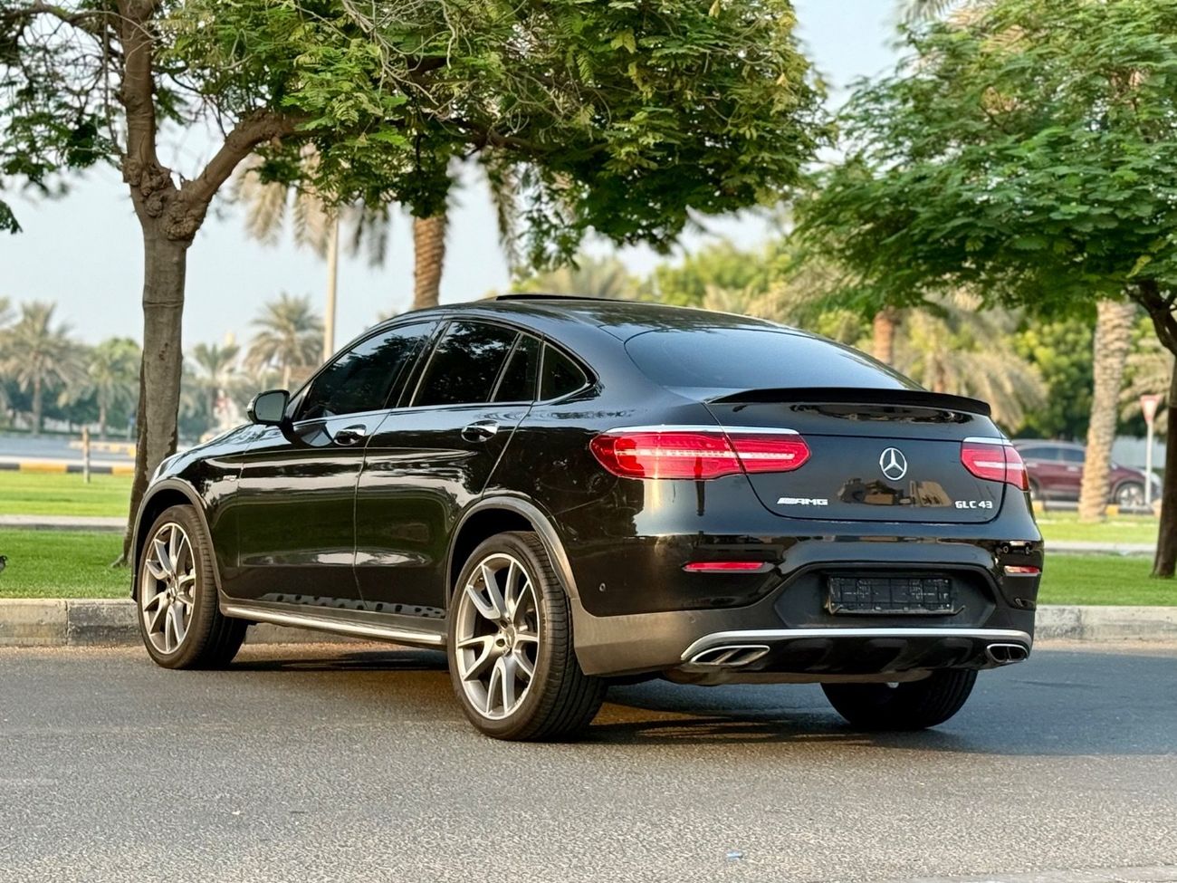 مرسيدس بنز GLC 43 MERCEDES GLC43 COUPE MODEL 2018 GCC SPACE FULL OPTION
