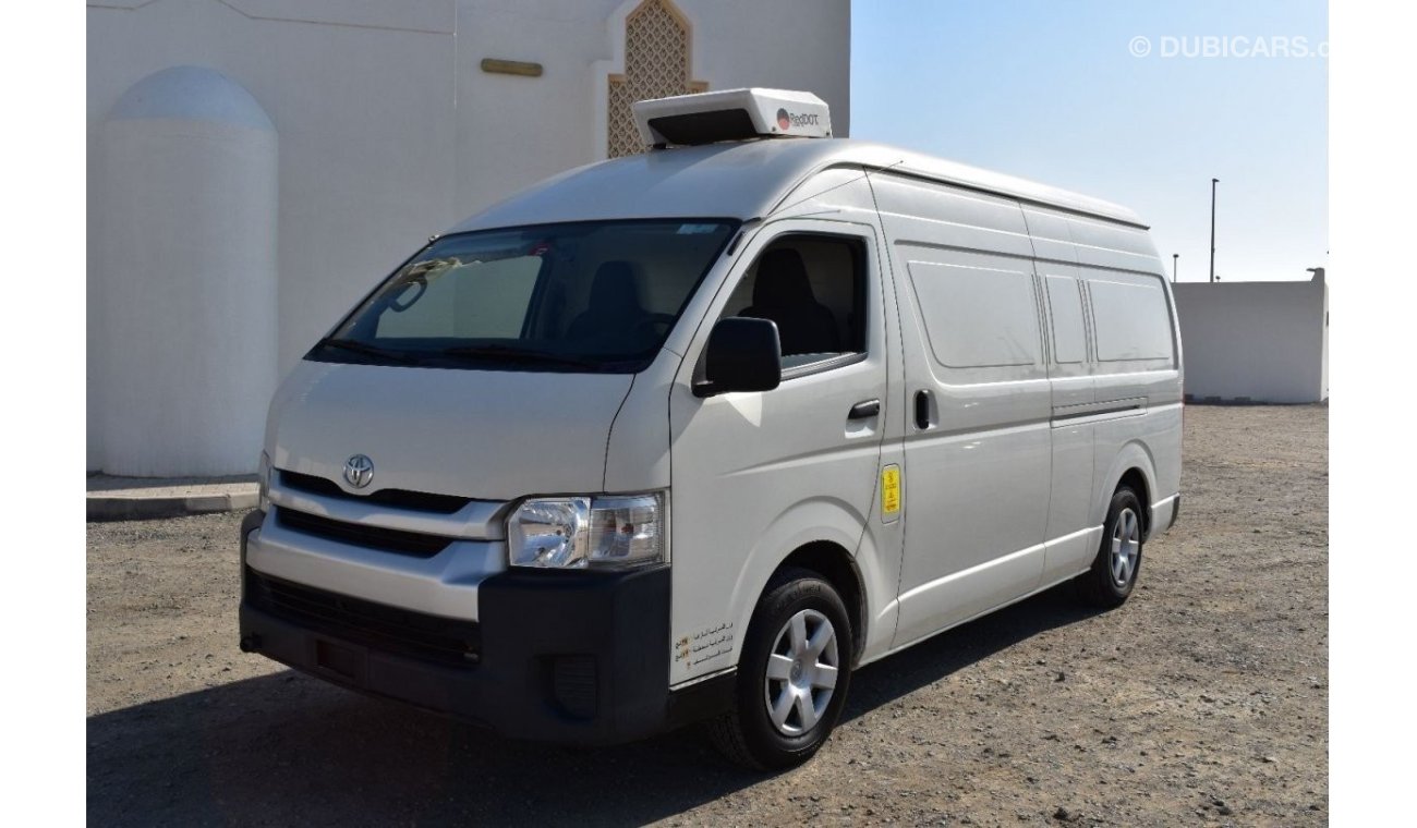 تويوتا هاياس 2017 | TOYOTA HIACE HIGH-ROOF CHILLER VAN 3-SEATER | 5-DOORS | GCC | VERY WELL-MAINTAINED | SPECTACU