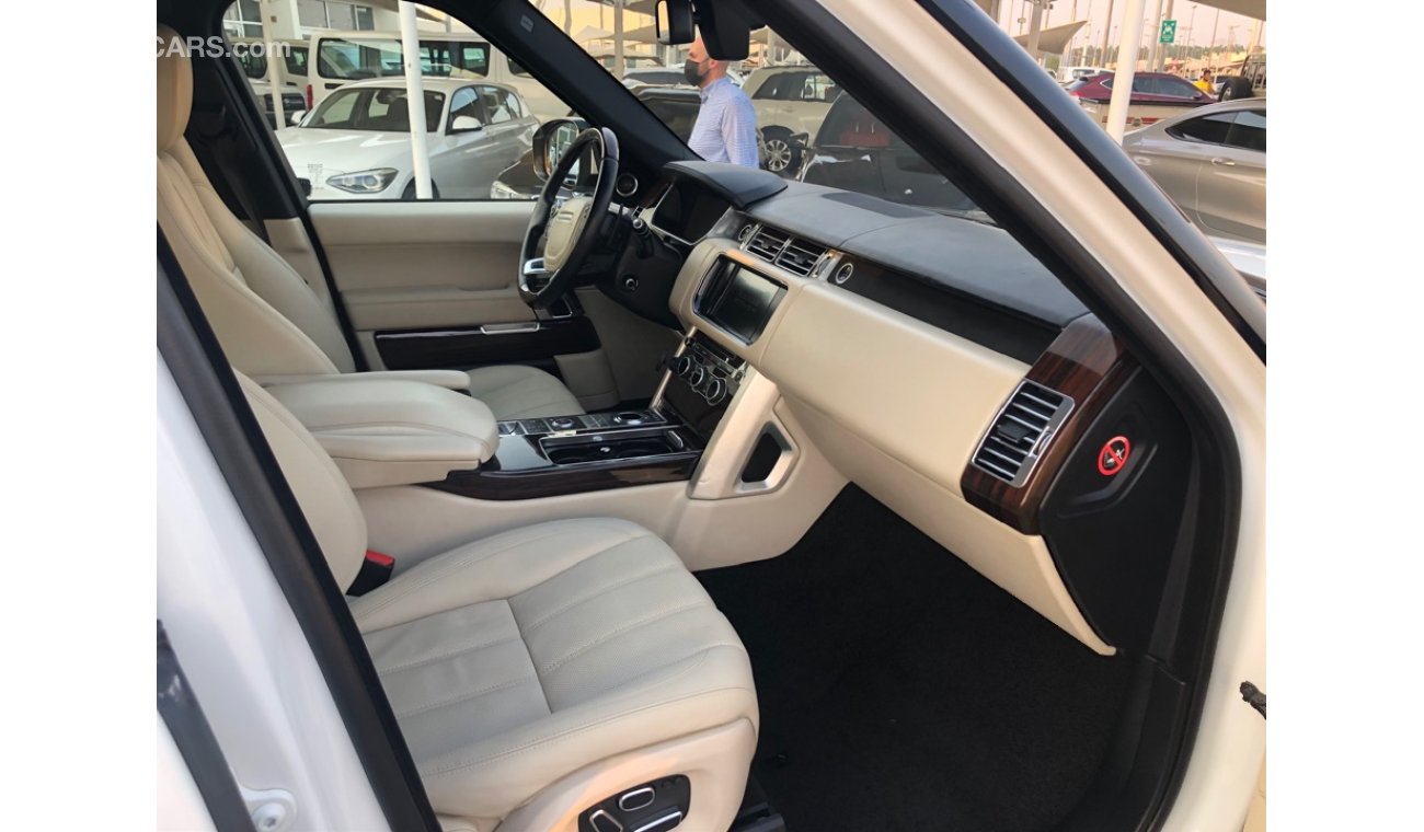 Land Rover Range Rover Rang ROVER VOUGE SUPER CHARGE MODEL 2013 GCC car prefect condition full option