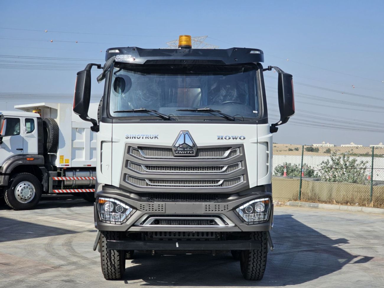 سنوترك هوو HOWO N7G 8*4 DUMPER MC 11.43-30