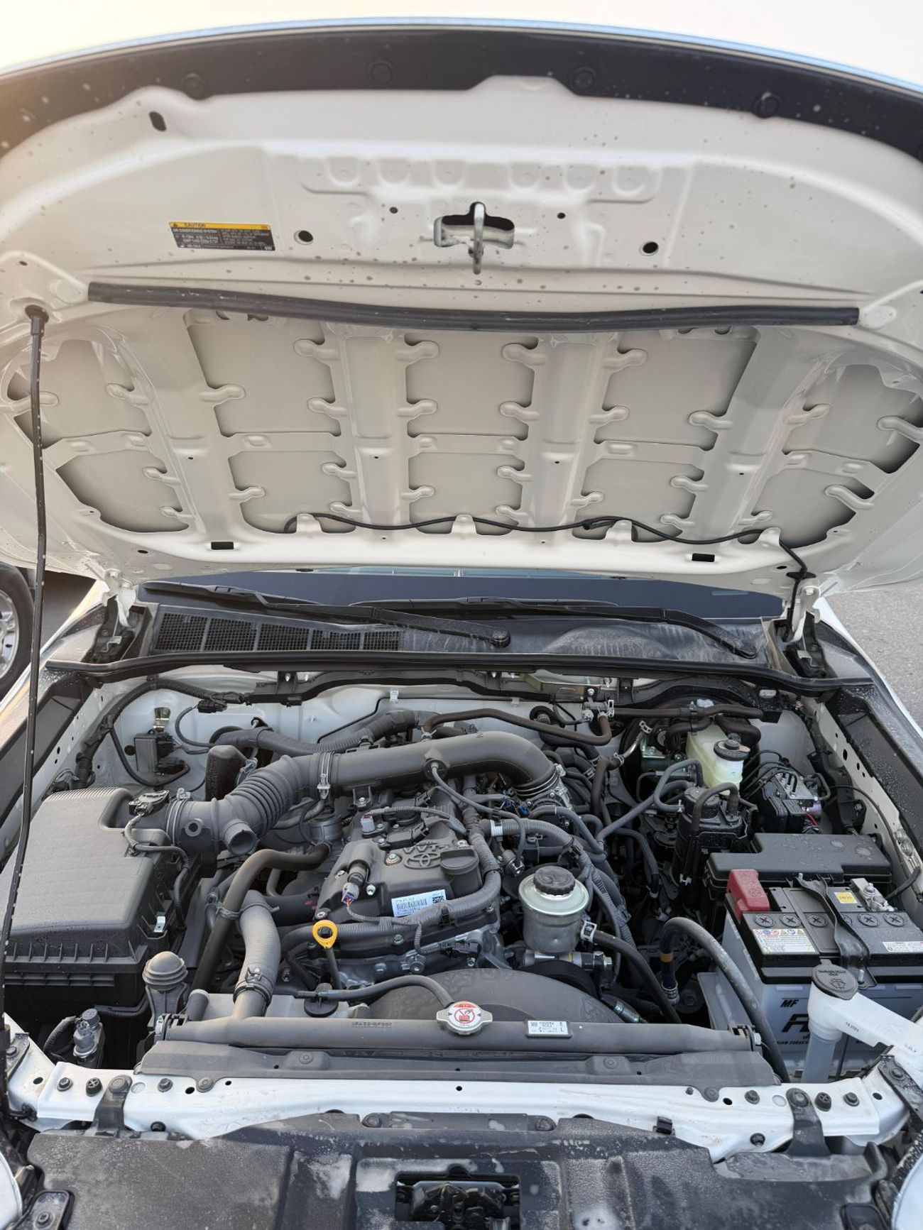 تويوتا هيلوكس DC 2.7L 4WD PETROL AUTOMATIC TRANSMISSION ( ONLY FOR RE-EXPORT