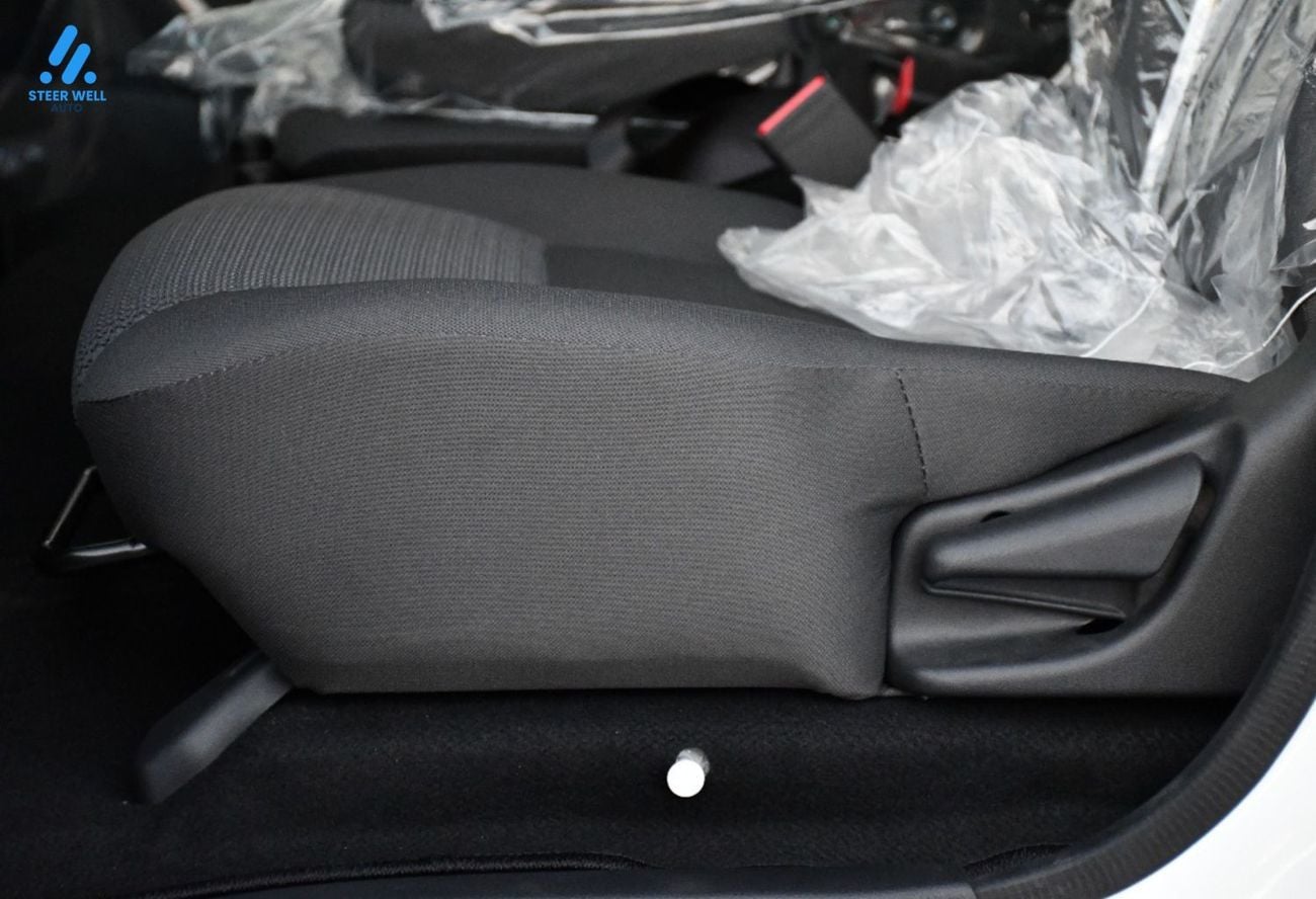 نيسان أورفان 3-Seater Automatic (4-Door) NV350 Highroof Delivery Van GCC  White Automatic