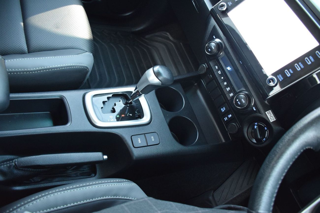 Toyota Hilux 4X4 Diesel 2.8L (Right Hand Drive)