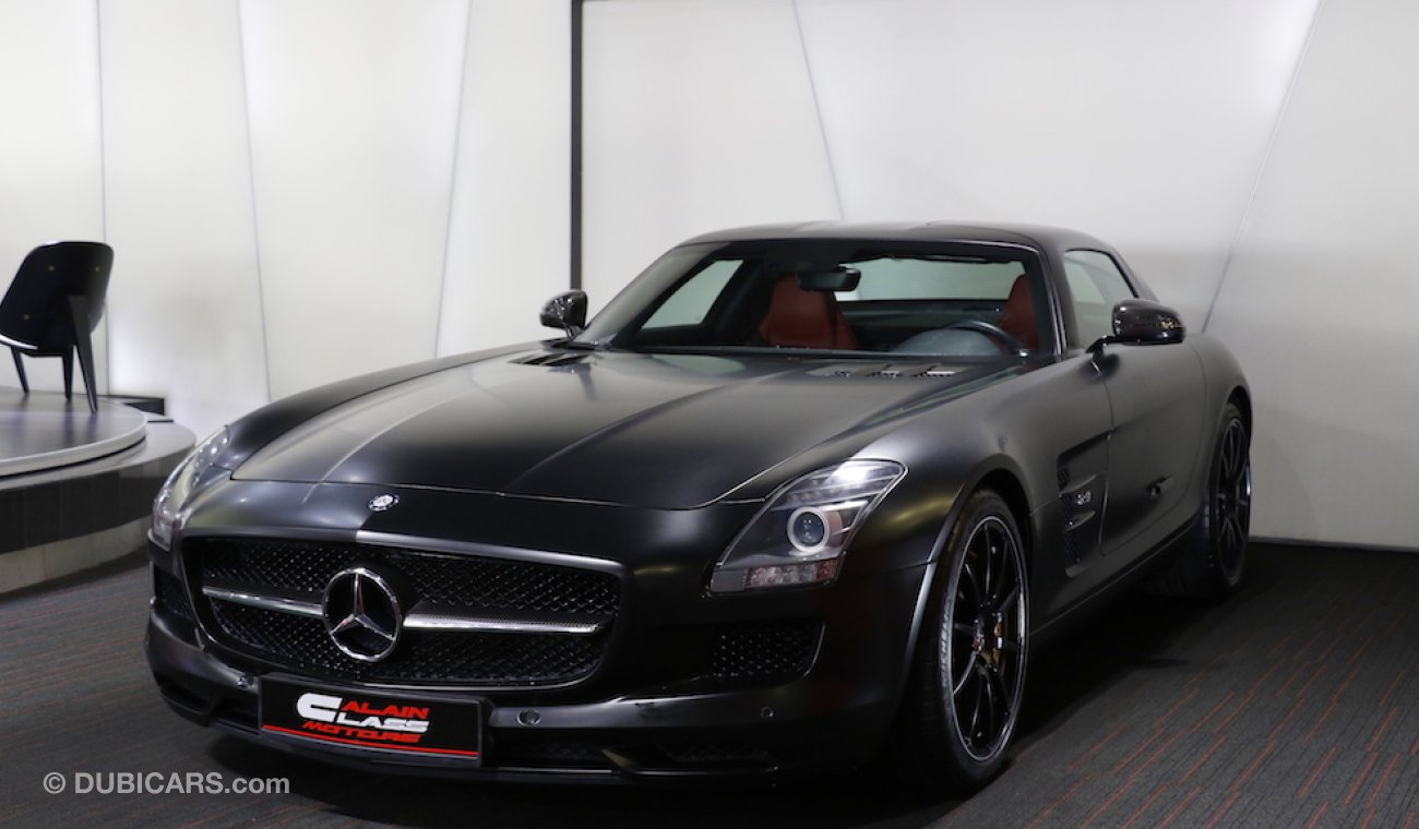 Mercedes-Benz SLS AMG - Matte Black Vinyl Wrap