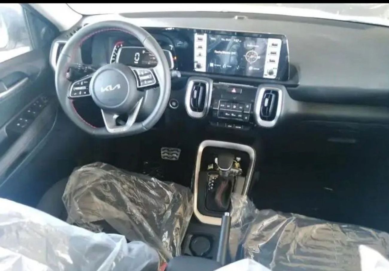 كيا سونیٹ 1.5L PETROL 2024