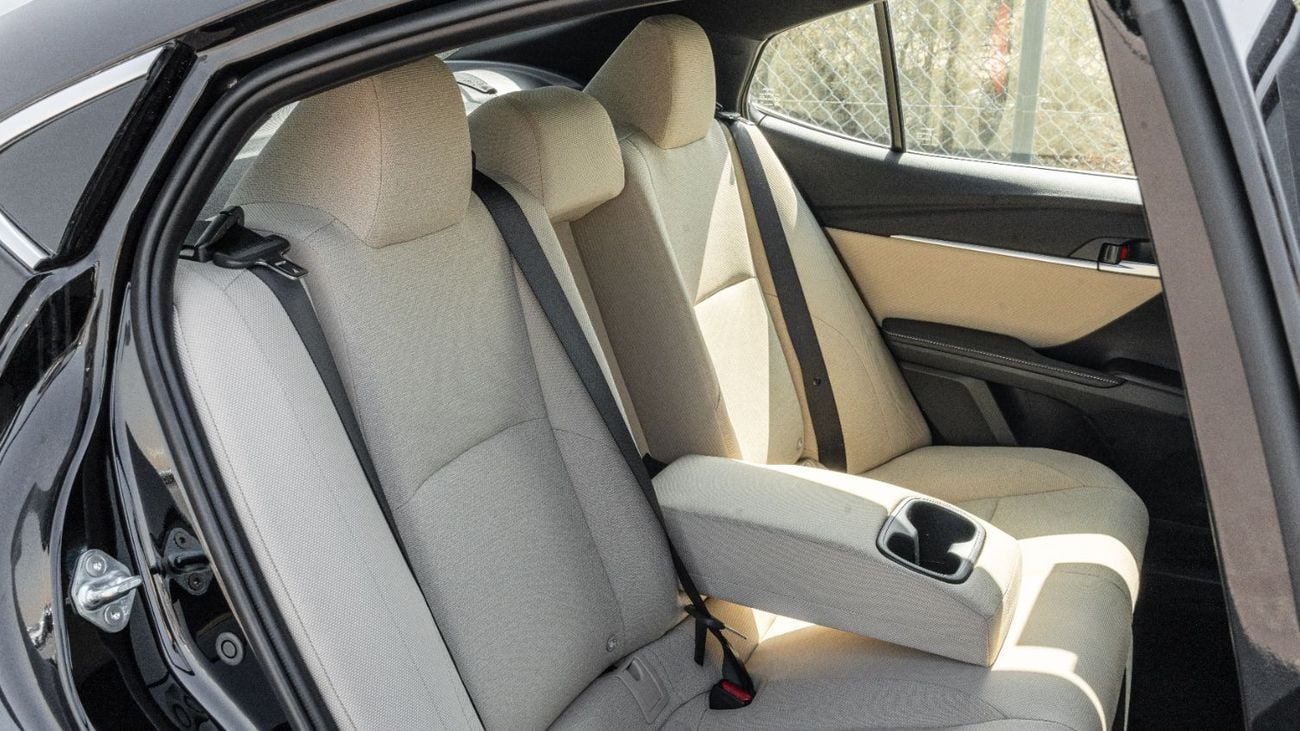 تويوتا كامري LE HEV 2026 Toyota Camry E-plus 2.5L AT Hybrid (Black-Beige)