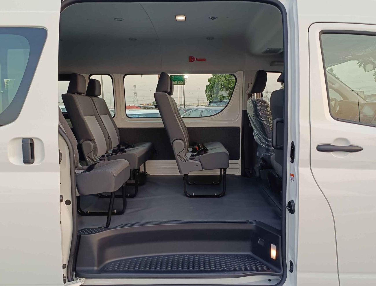 تويوتا هاياس HIGHROOF / 3.5L V6 PETROL / M/T / 13 SEATER / NEW SHAPE (CODE # HPHRMB)