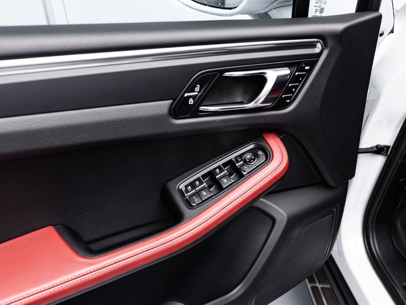 Porsche Macan BUY NOW, PAY 2027 | THE BLACKLINE STANDARD | Porsche Macan 2025 2.0LFebruary 2028 Warranty, GCC