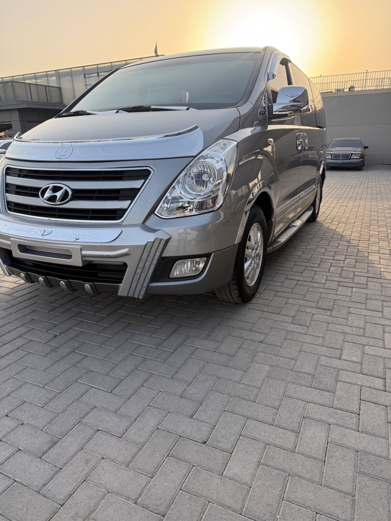 Hyundai H-1 خاليه من الاصباغ