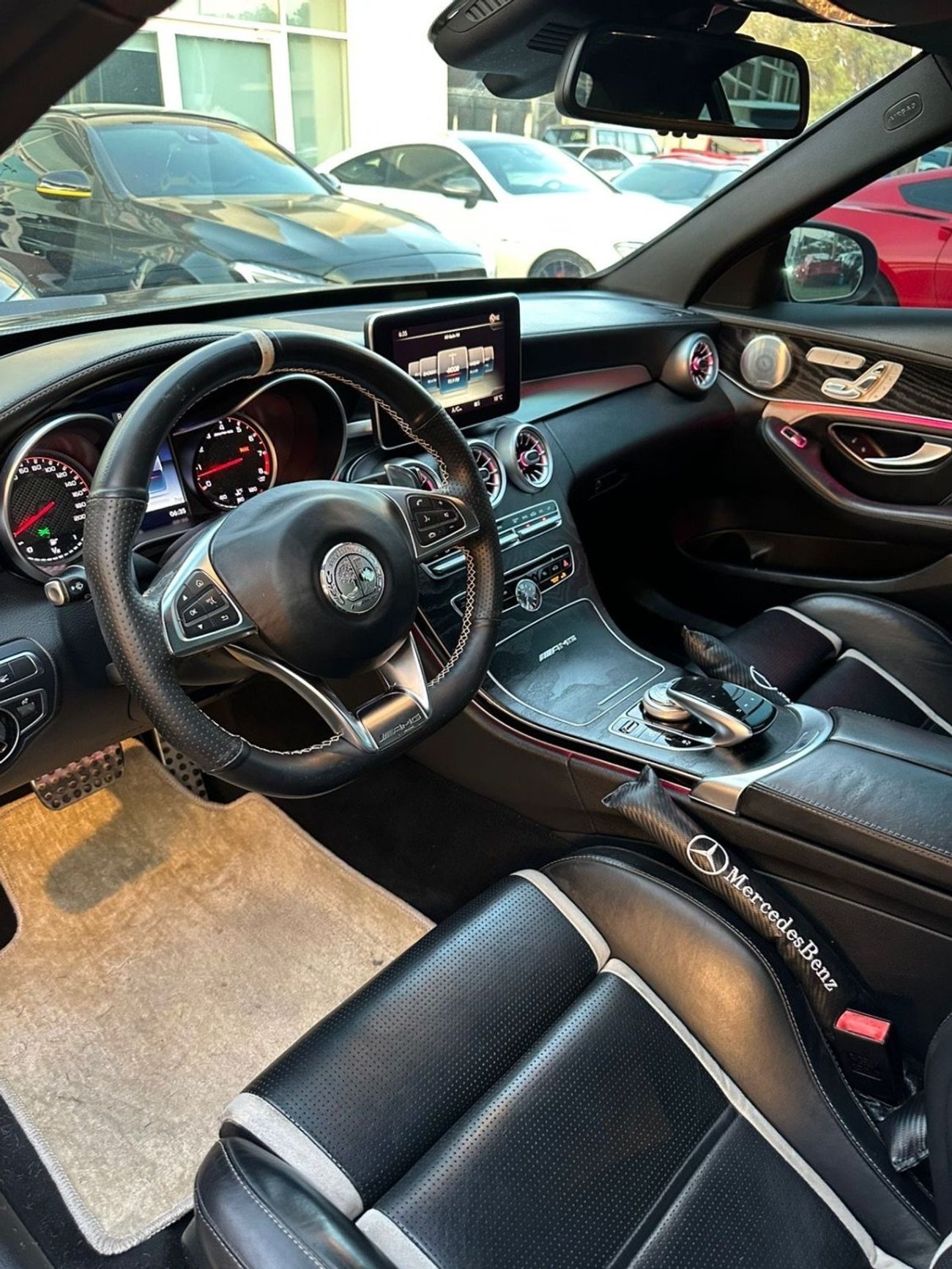 Mercedes-Benz C 63 AMG Std 4.0L Sedan