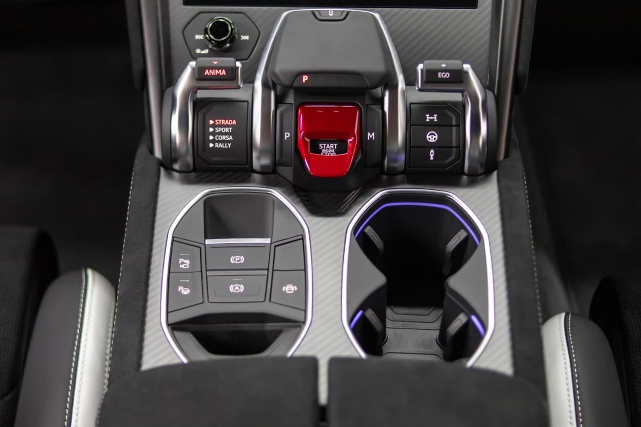 لامبورغيني اوروس 4.0T V8 Performante