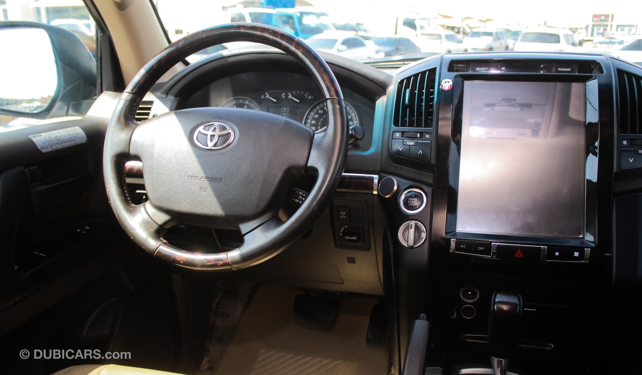 Toyota Land Cruiser GXR V8 With 2014 body kit