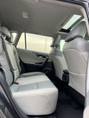Toyota RAV4 XLE 2020 Toyota Rav4 2.5L V4 - Rear Camera & Sensor - Leather Seats