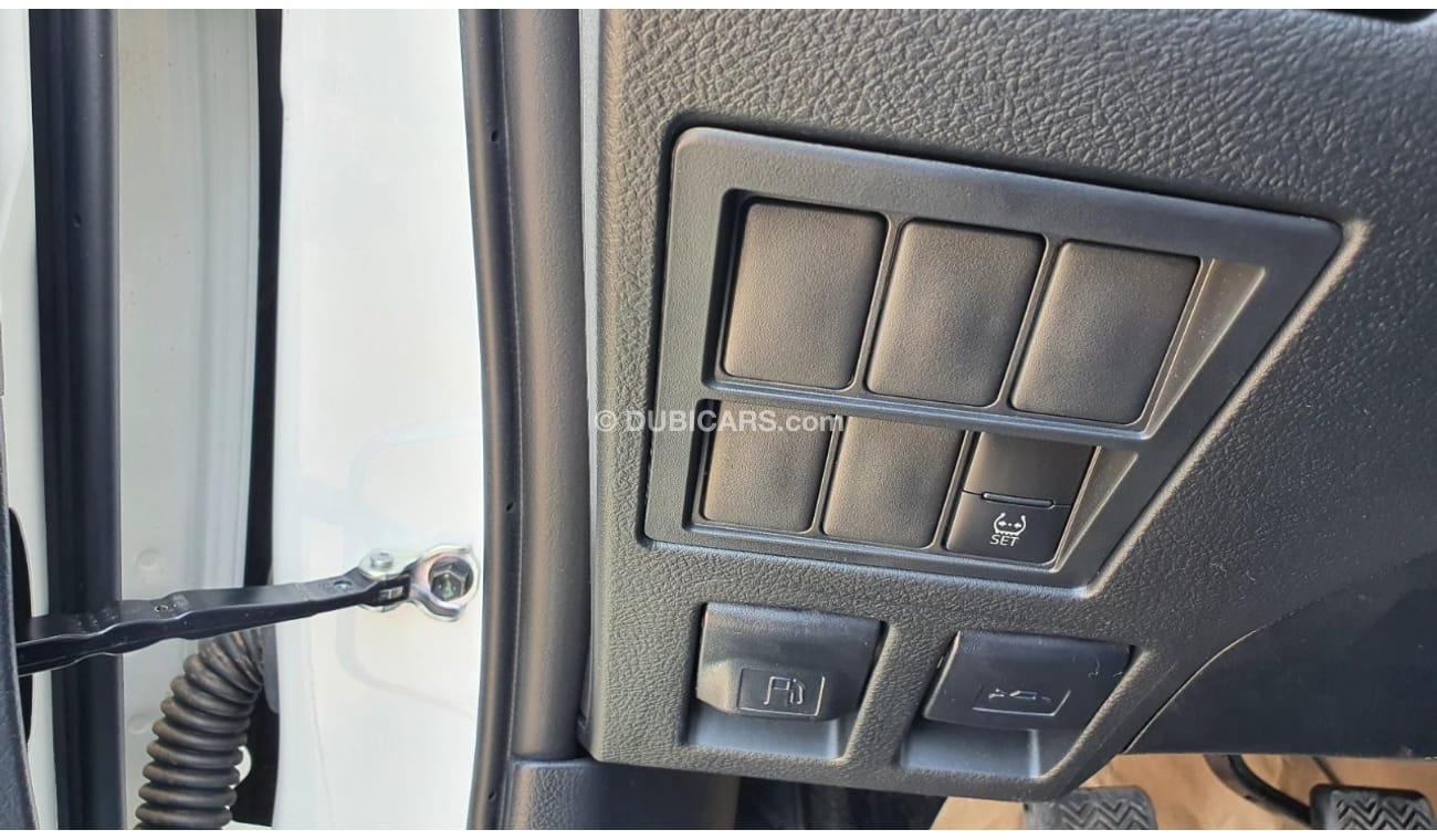 Toyota Hilux DC DIESEL 2.4L 4x4 STD 6MT