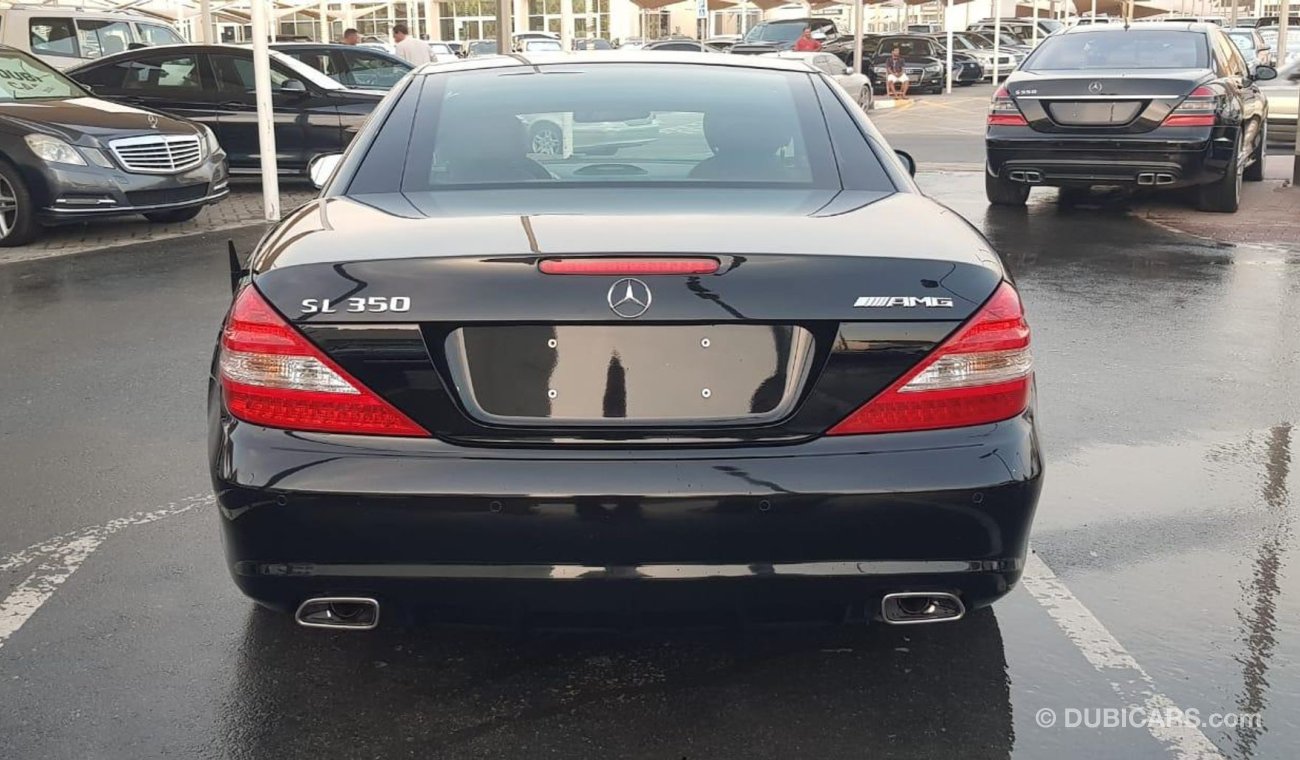 مرسيدس بنز SL 350 موديل 2009 خليجي حاله ممتازه من الداخل والخارج فل مواصفات شيتري وكراسي جلد ومثبت سرعه وشاشه ونفيجشن