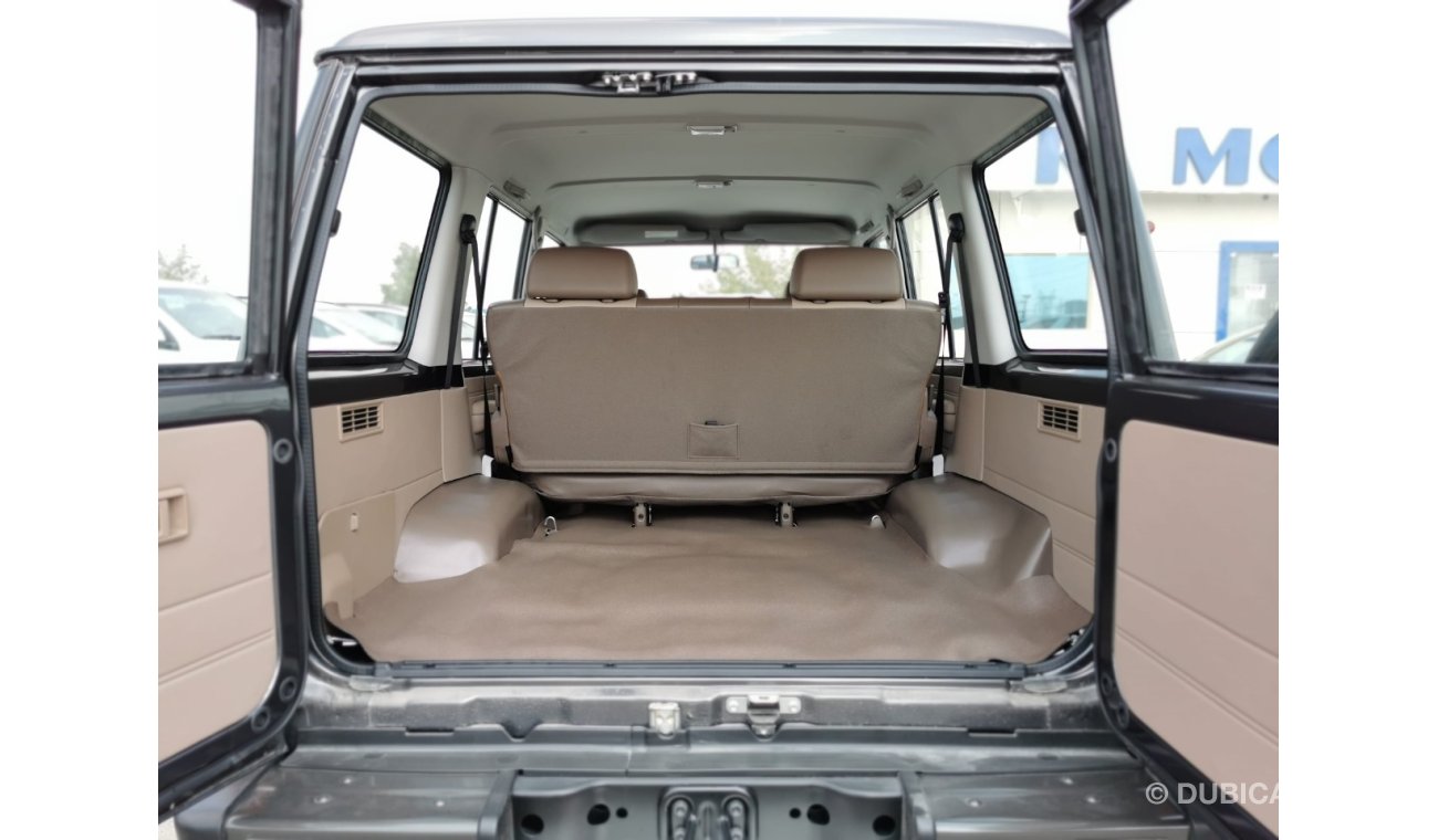 Toyota Land Cruiser Hard Top 4.2L, 16' Alloy Rims, Central Door Lock System, Power Window, Key Start, 4WD Gear Box, CODE-LCGY20