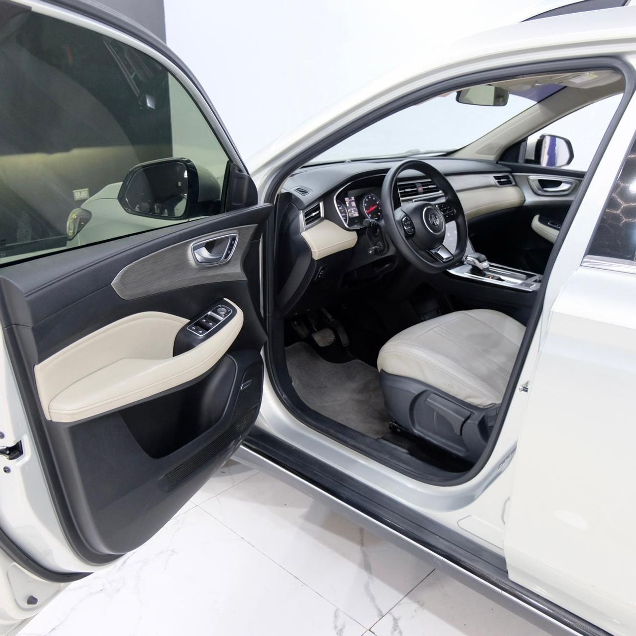 MG RX5 AED 1,058 P.M l  0% Down Payment l MG RX 5 l Under Warranty