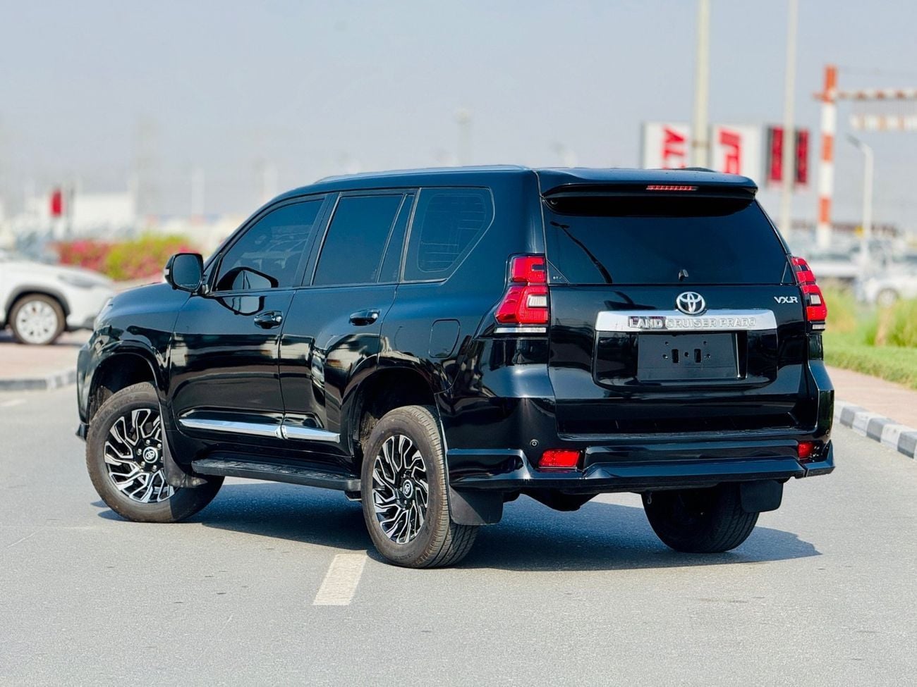 Toyota Prado VXR Toyota Prado Fuel Petrol cylinder 4 black colour outside and beige inside