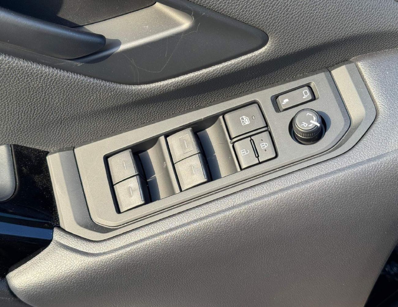 Toyota Land Cruiser GXR 3.5L Twin Turbo | Sunroof | Driver Power Seat | Digital Speed Meter (CODE # GXR33M