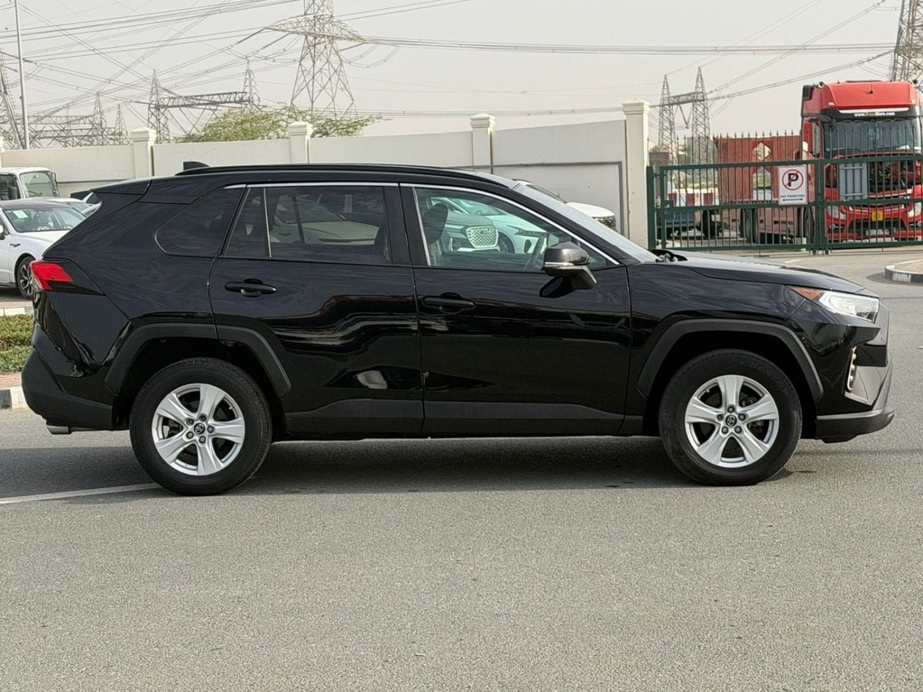 Toyota RAV4 2019 TOYOTA RAV4 XLE Full Option