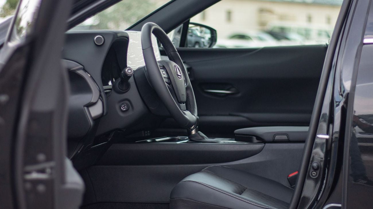 Lexus UX250h STD (NON GCC) LEXUS UX250H | 2-YEAR WARRANTY + SERVICE AVAILABLE | IN-HOUSE FINANCING | 0% DOWNPAYME