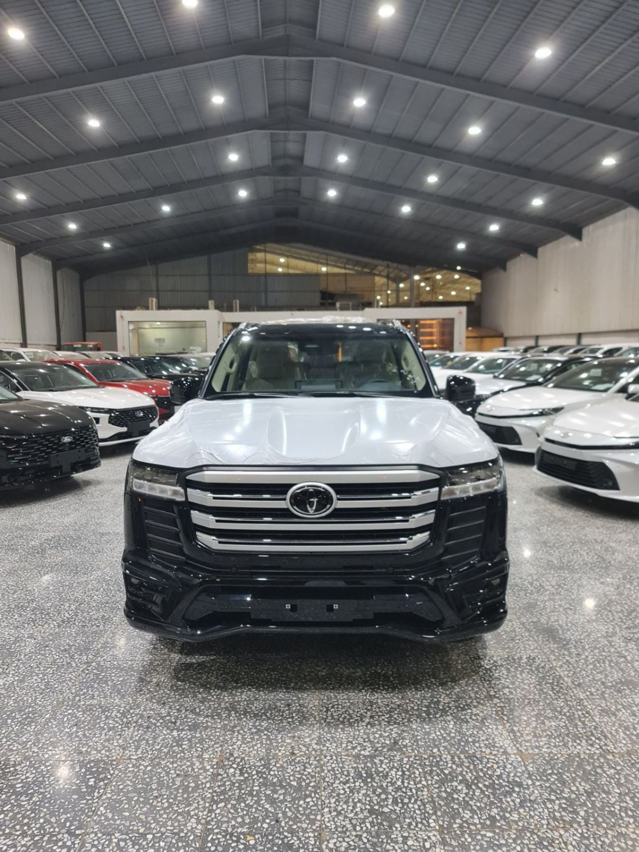 تويوتا لاند كروزر 4.0L AT Petrol Full Option GXR