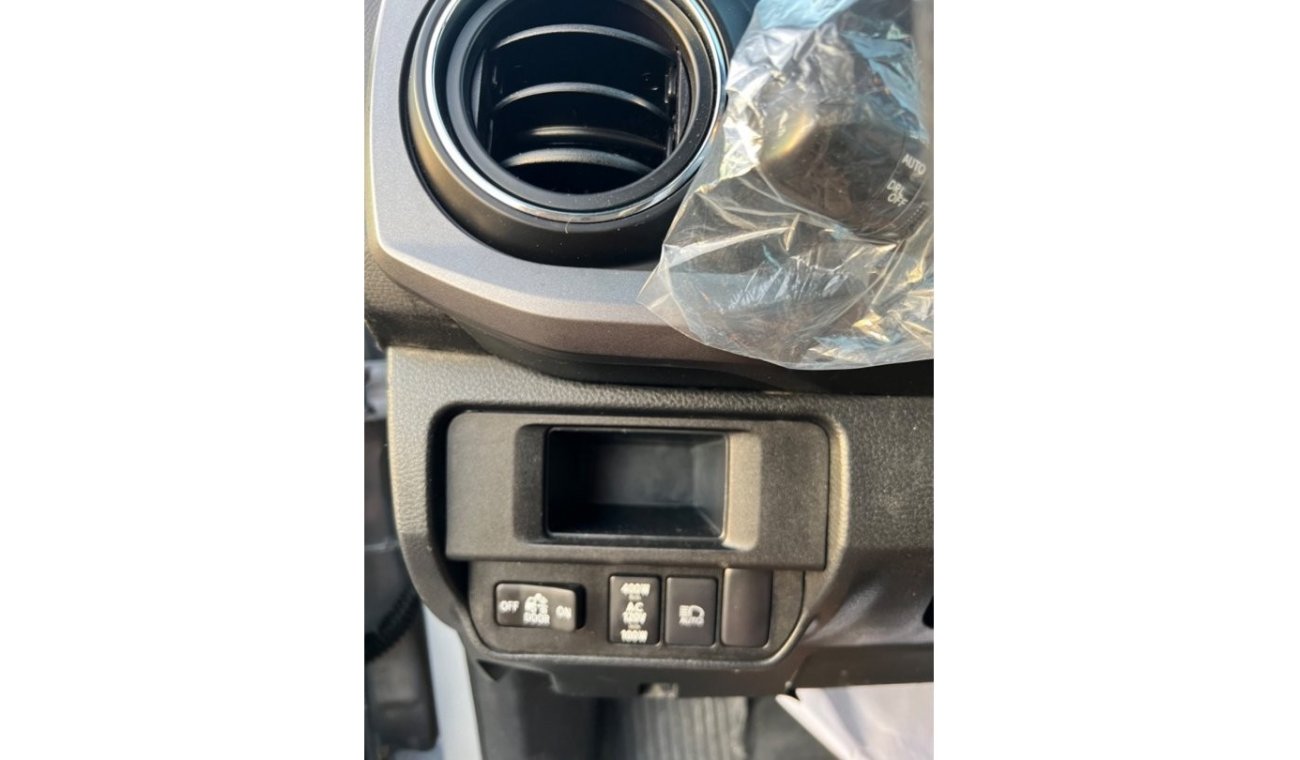 Toyota Tacoma TRD OFF ROAD FULL OPTION 4X4