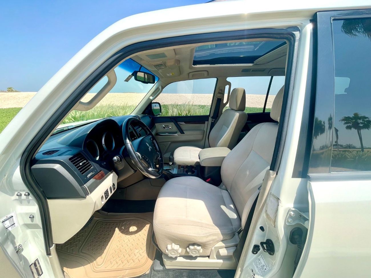 Mitsubishi Pajero GLS Mid Banking facilities without the need for a first payment