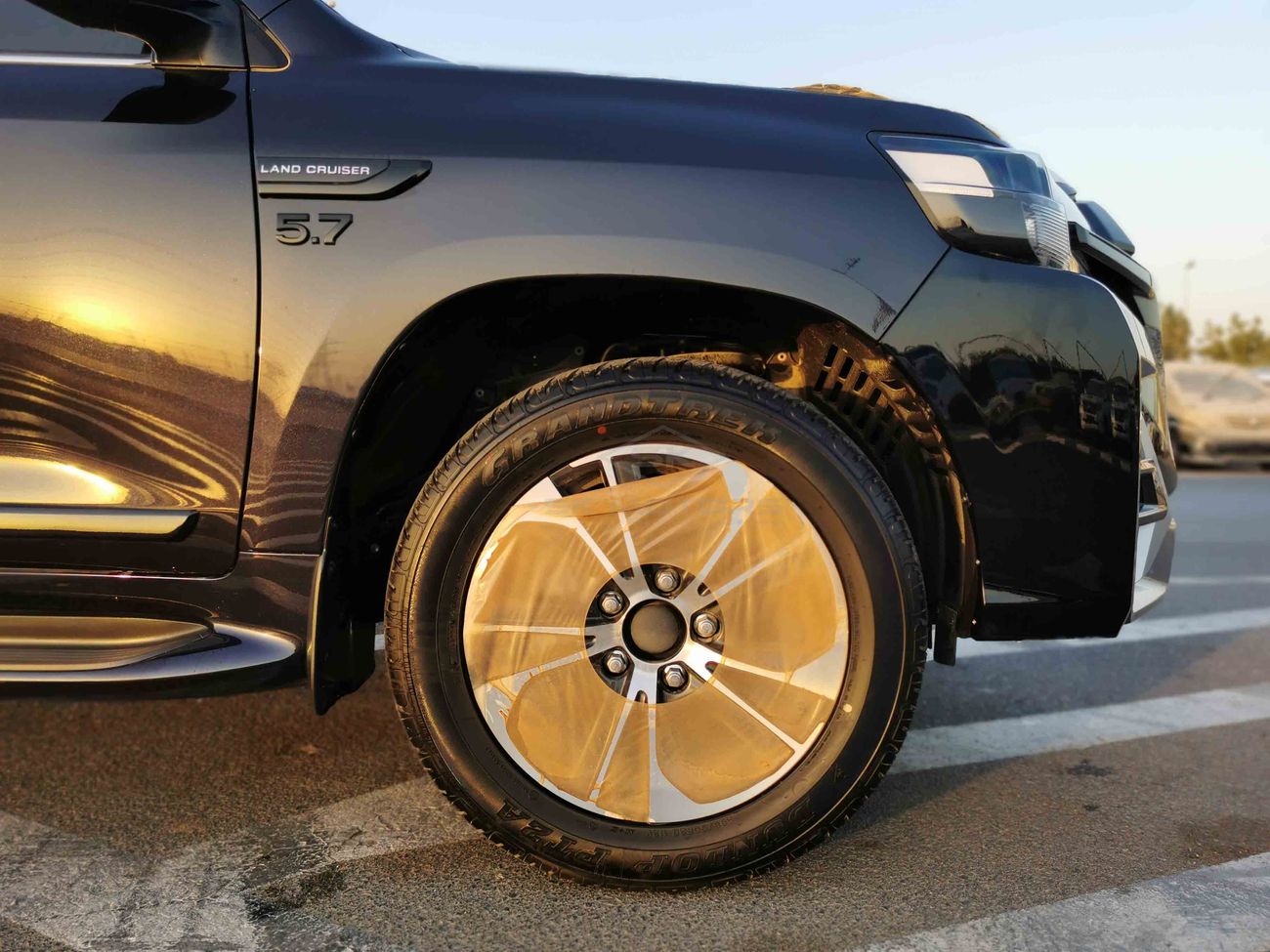 Toyota Land Cruiser 5.7L PETROL,20" ALLOY RIMS, BLACK EDITION WITH MBS KIT, MASSAGER SEATS, CRAWL CONTROL (CODE # VXR04)