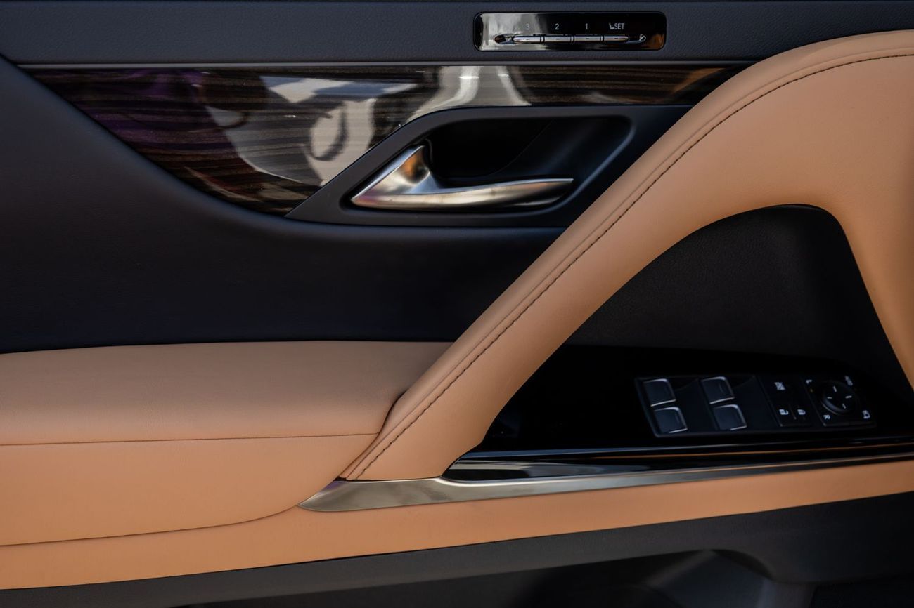 لكزس LX 600 Signature 3.5L ( CYL)